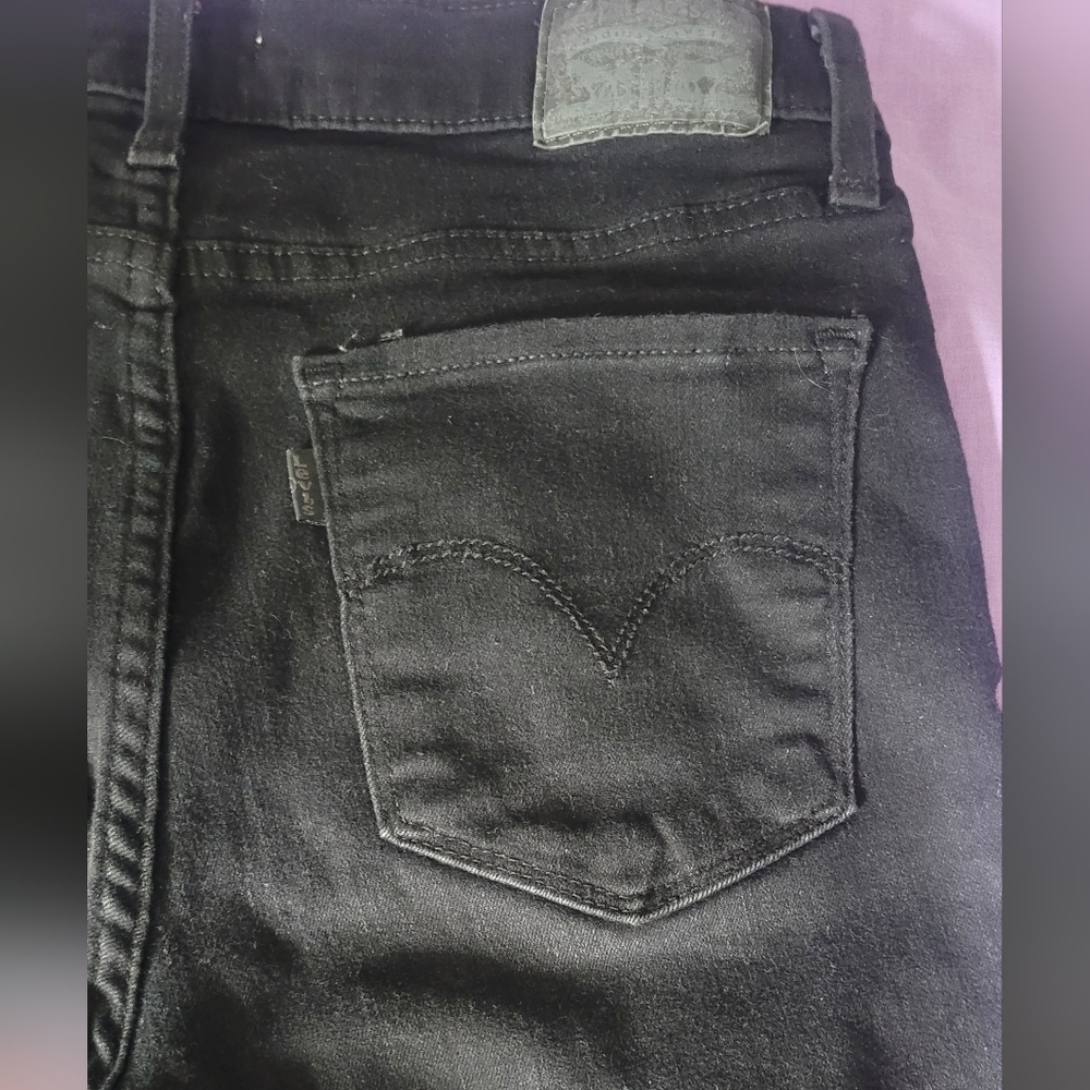 Levi's Women's High Rise Black Jeans - Picture 6 of 9
